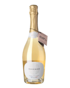 Schaumwein French Bloom Le Blanc alkoholfrei in einer eleganten Flasche, mit schäumender Textur im Glas sichtbar