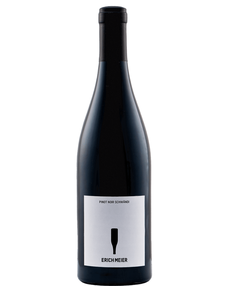Pinot Noir Schwändi 2024 Rotwein von Erich Meier, dunkle Trauben in einem Weinglas auf einem Holztisch, elegantes Weinbild